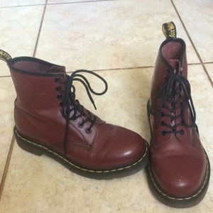 Dr. Martens Size 6 in Oxblood